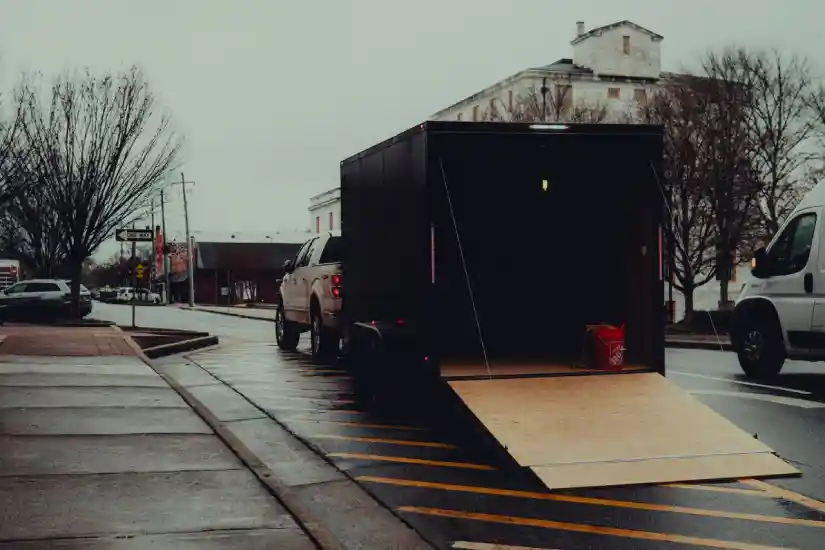 Open vs. Enclosed Transport